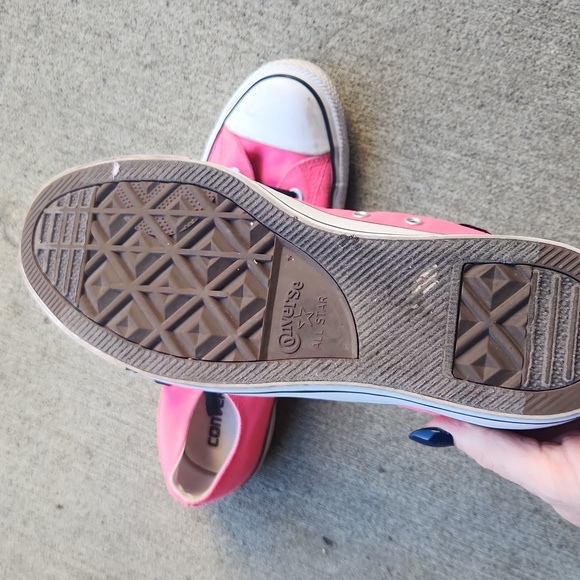 NEON PINK converse - Picture 8 of 9